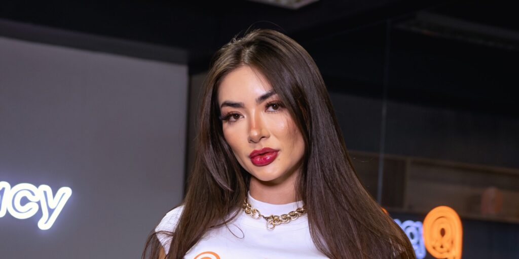 Ana Otani da consejos para superar la timidez frente a las cámaras